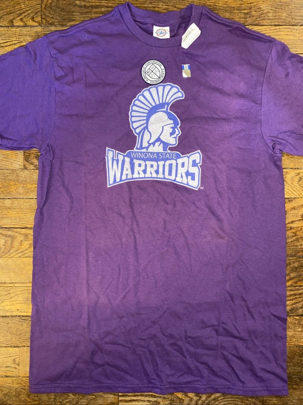 Winona State Warriors Purple Tee Size Medium NCAA College
